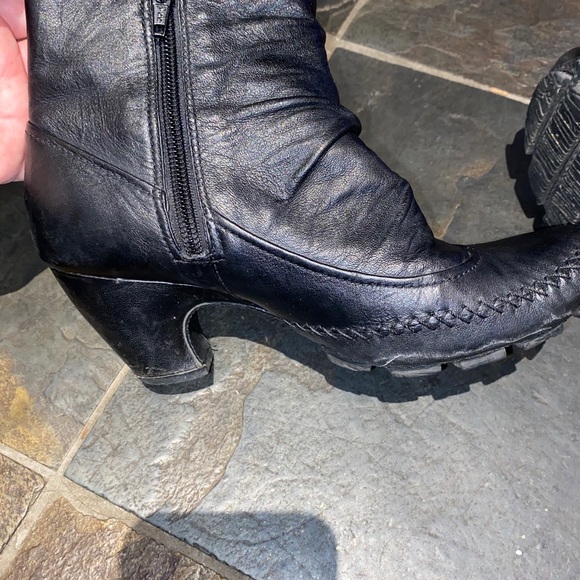 Funky black size 6.leather booties - Picture 4 of 9